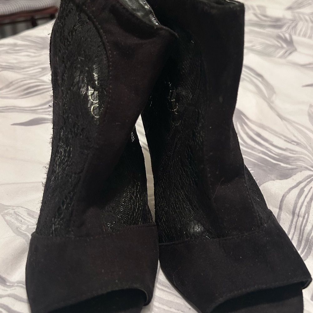 Elegant Black Women's Shoes